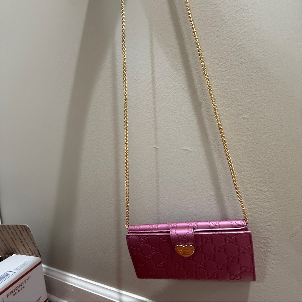 Gucci Pink Metallic Embossed Wallet - Picture 13 of 15